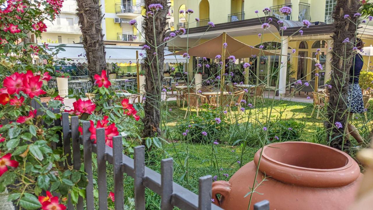 Hotel Explorer Cervia Dış mekan fotoğraf