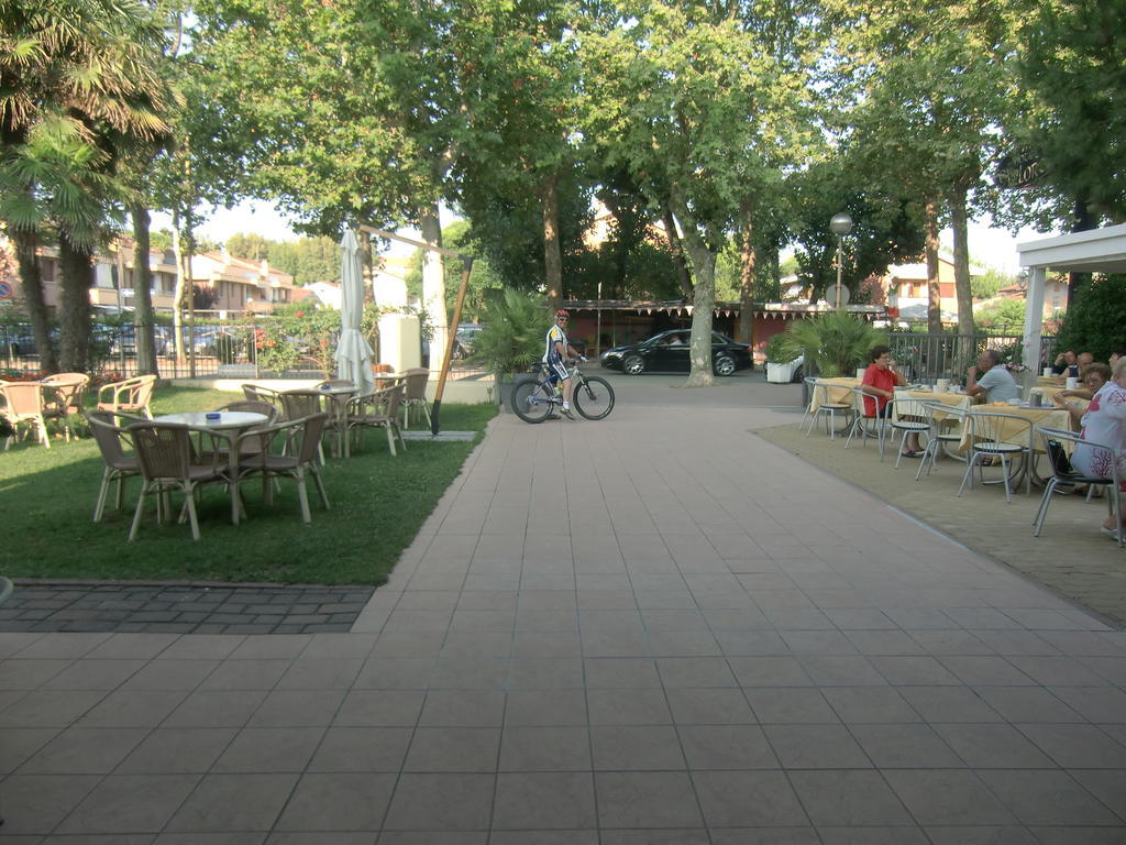 Hotel Explorer Cervia Dış mekan fotoğraf